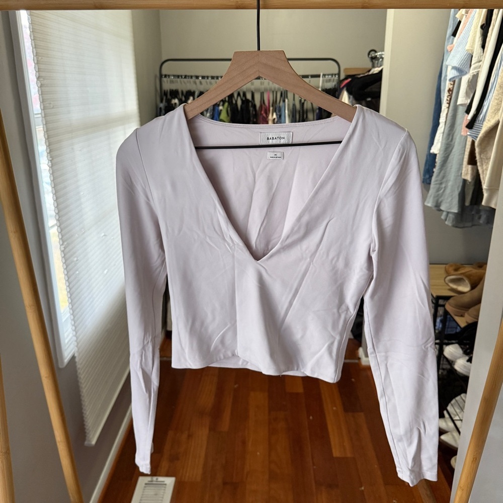 Aritzia Babaton Contour V-Neck